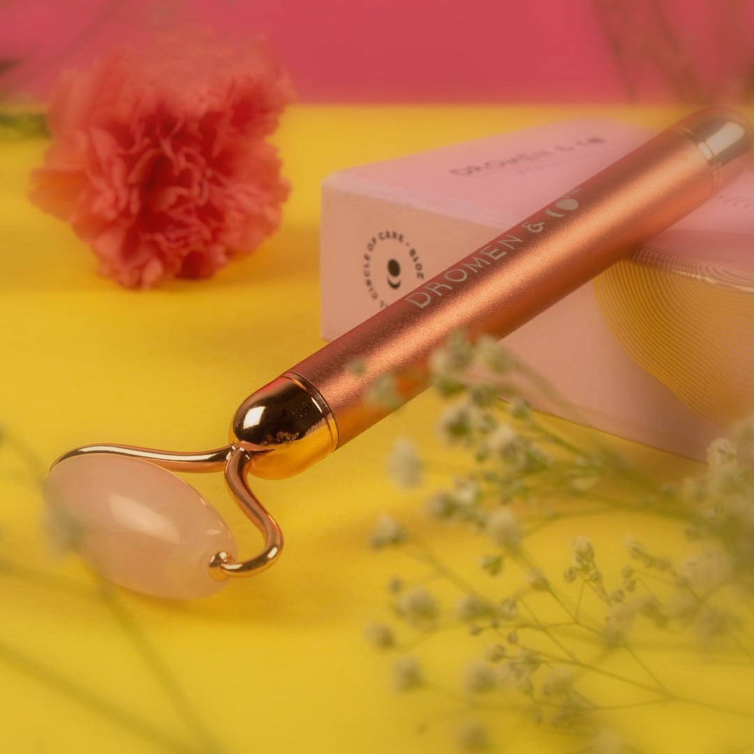 How Do You Slim Your Face with a Jade Roller? Dromen & Co